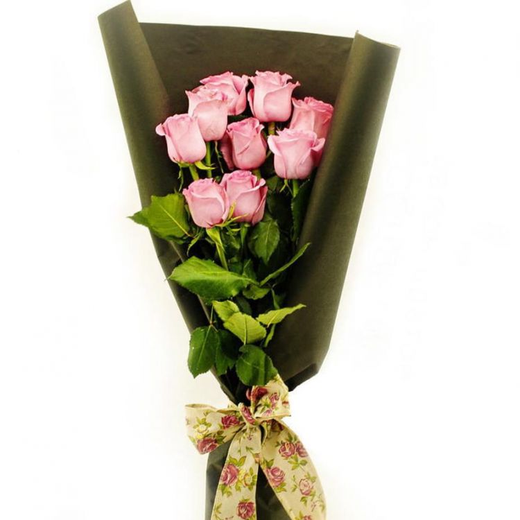 Букет из розовых роз от 3 300 руб.